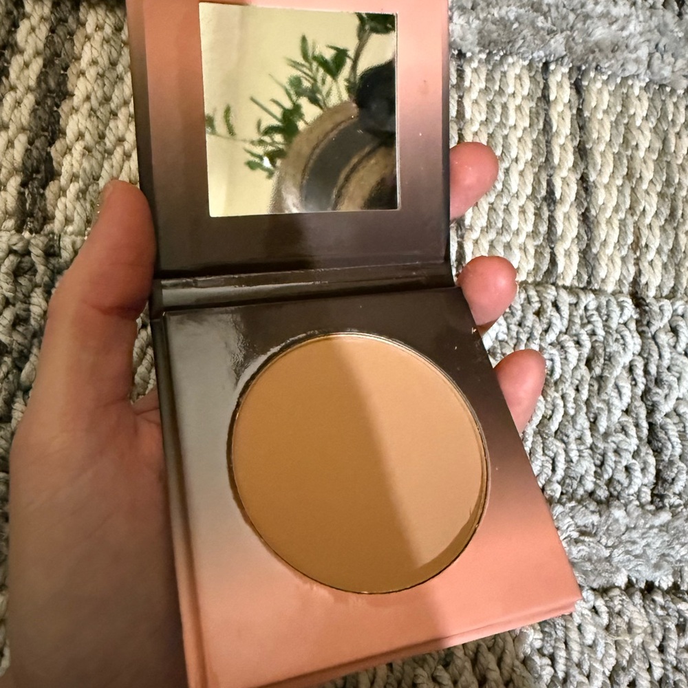 New Radiant Glow Compact Powder shades by Shan bronzer contour